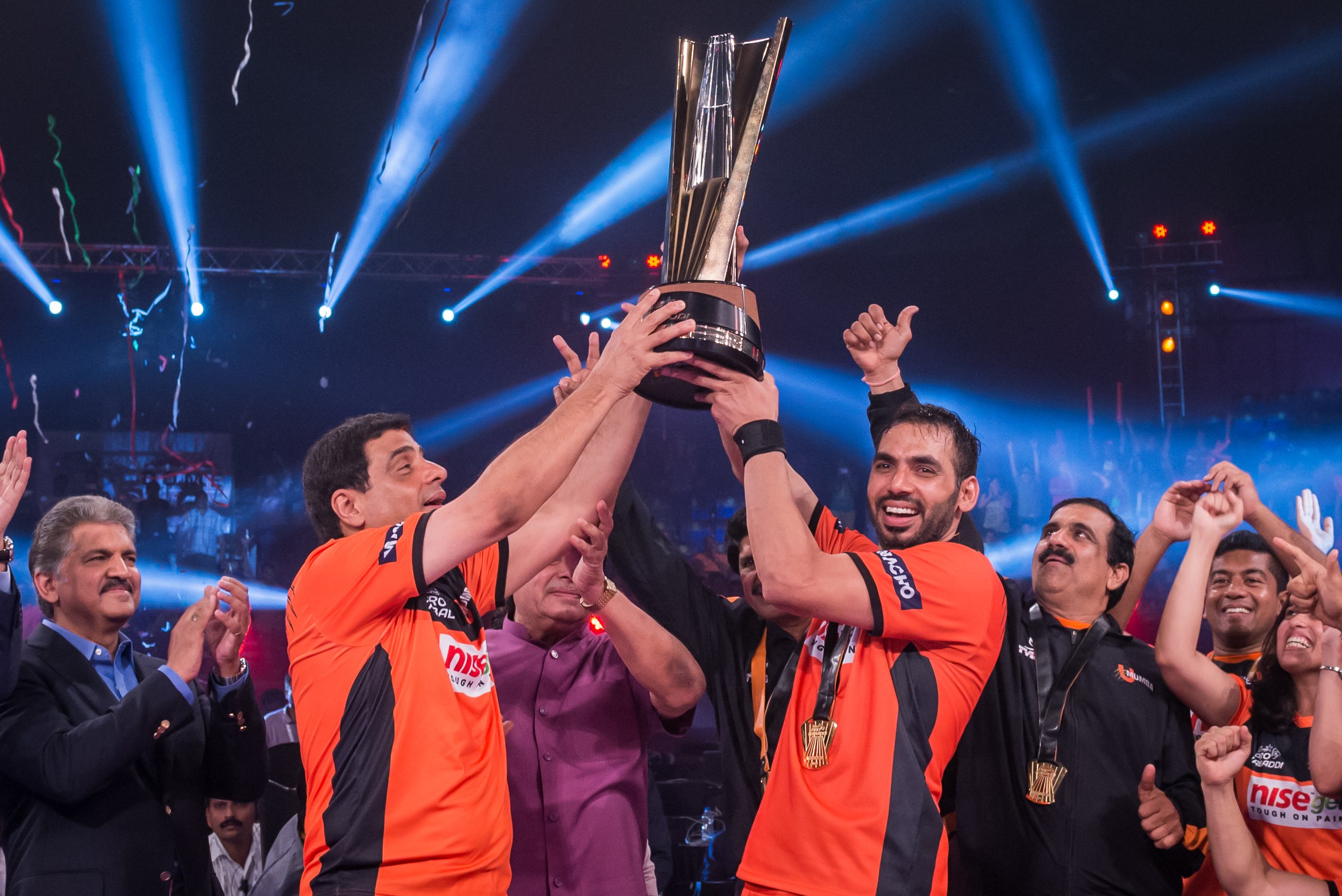 Anup Kumar with PKL trophy