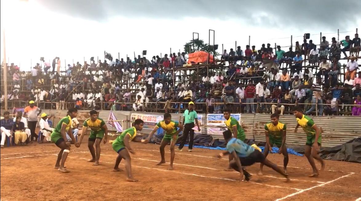 Crowd cheering for the kabaddi team