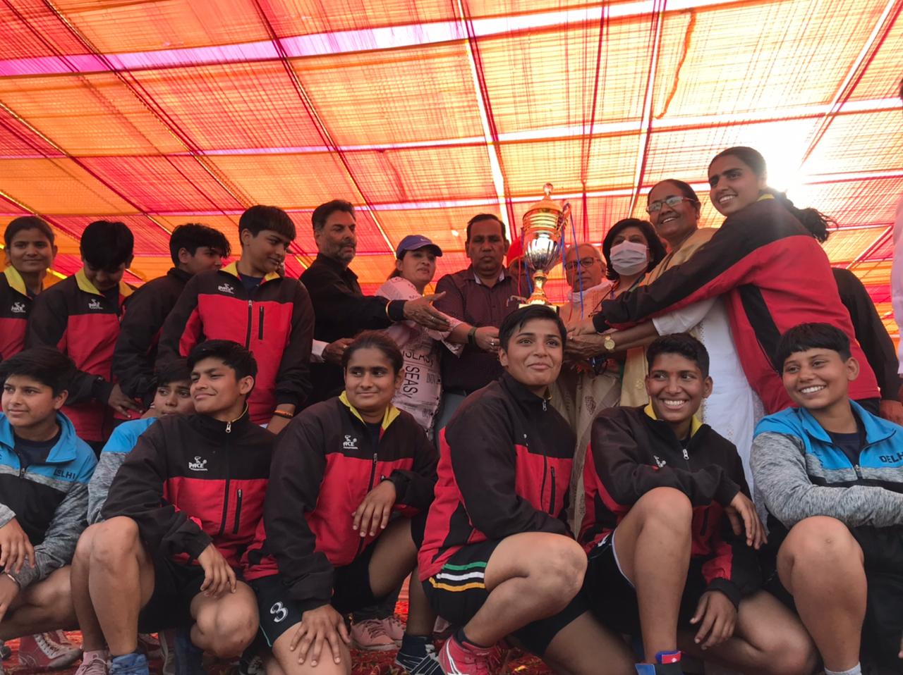 Dwarka Women with trophy