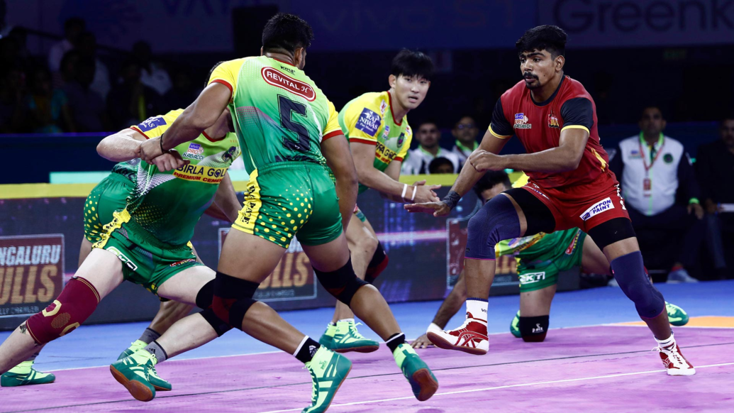 Pardeep Narwal Pawan Sehrawat Bengaluru Bulls Patna Pirates Pro Kabaddi Season 7 NEWS LIVE SCORE