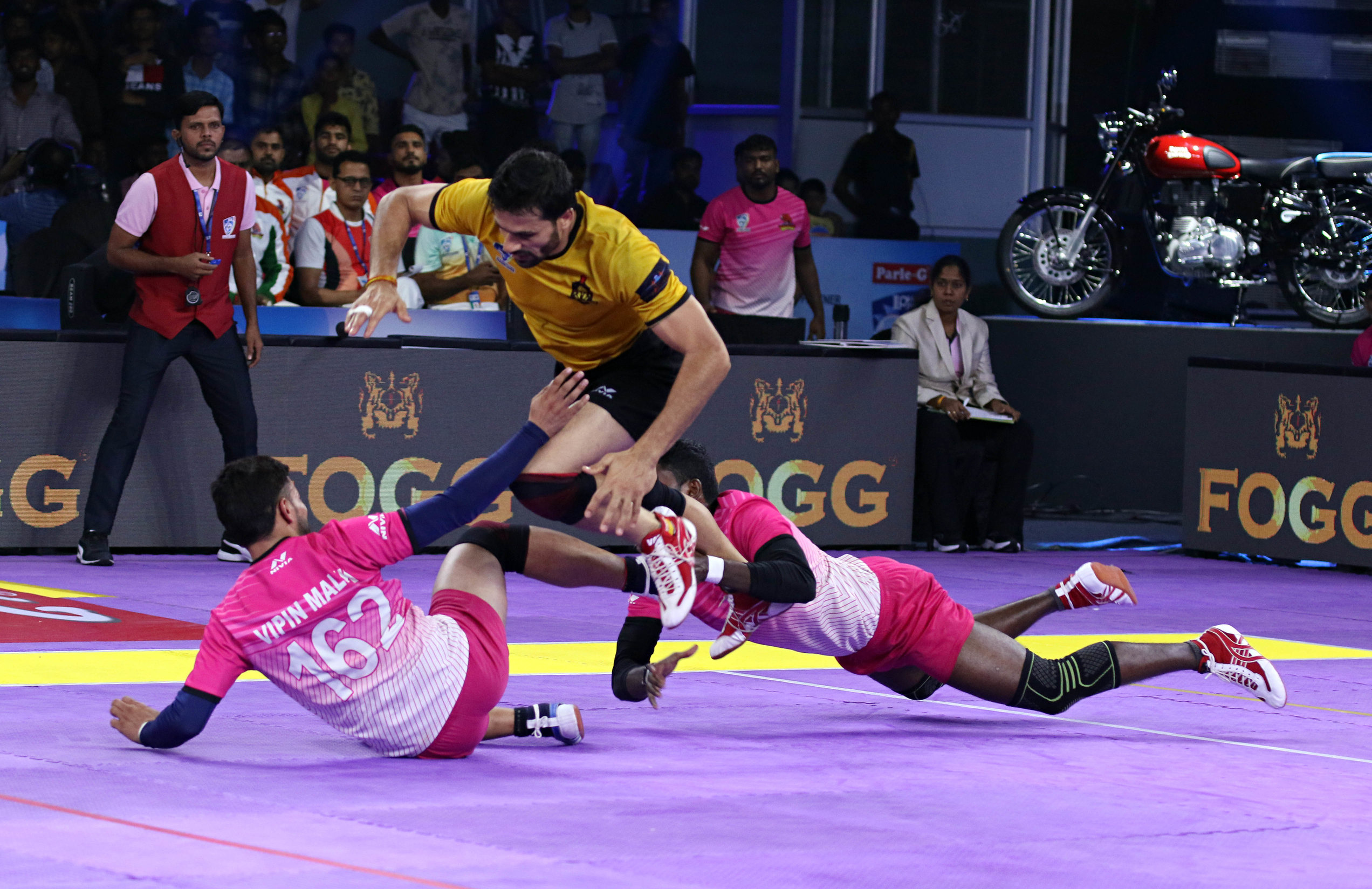 Bangalore Rhinos Vs. Diler Delhi