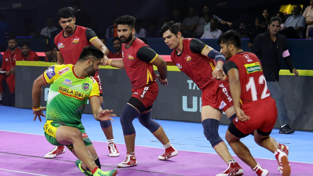 Pardeep Narwal Pawan Sehrawat Bengaluru Bulls Patna Pirates Pro Kabaddi Season 7 NEWS LIVE SCORE