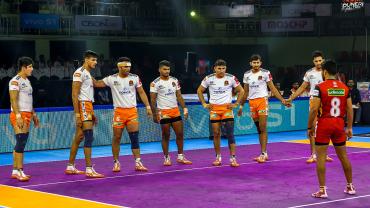 Puneri Paltan against Bengaluru Bulls