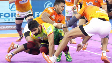 Puneri Paltan is playing against Patna Pirates