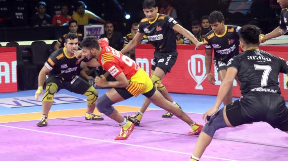 Gujarat Fortunegiants raider