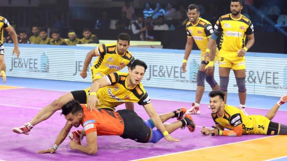 Arjun Deshwal against Telugu Titans