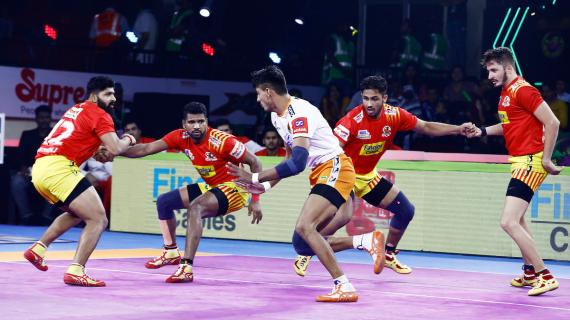 Gujarat Fortunegiants against Puneri Paltan