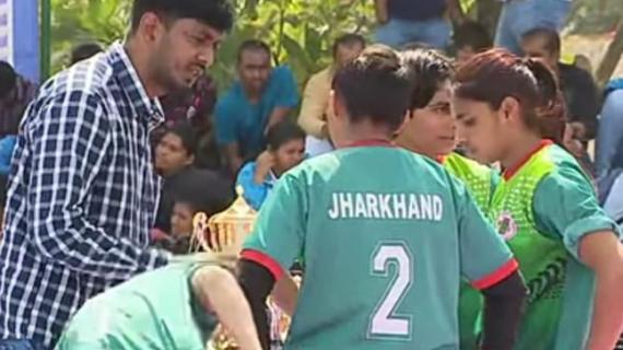 Tejnarayan coaching the Jharkhand Kabaddi team